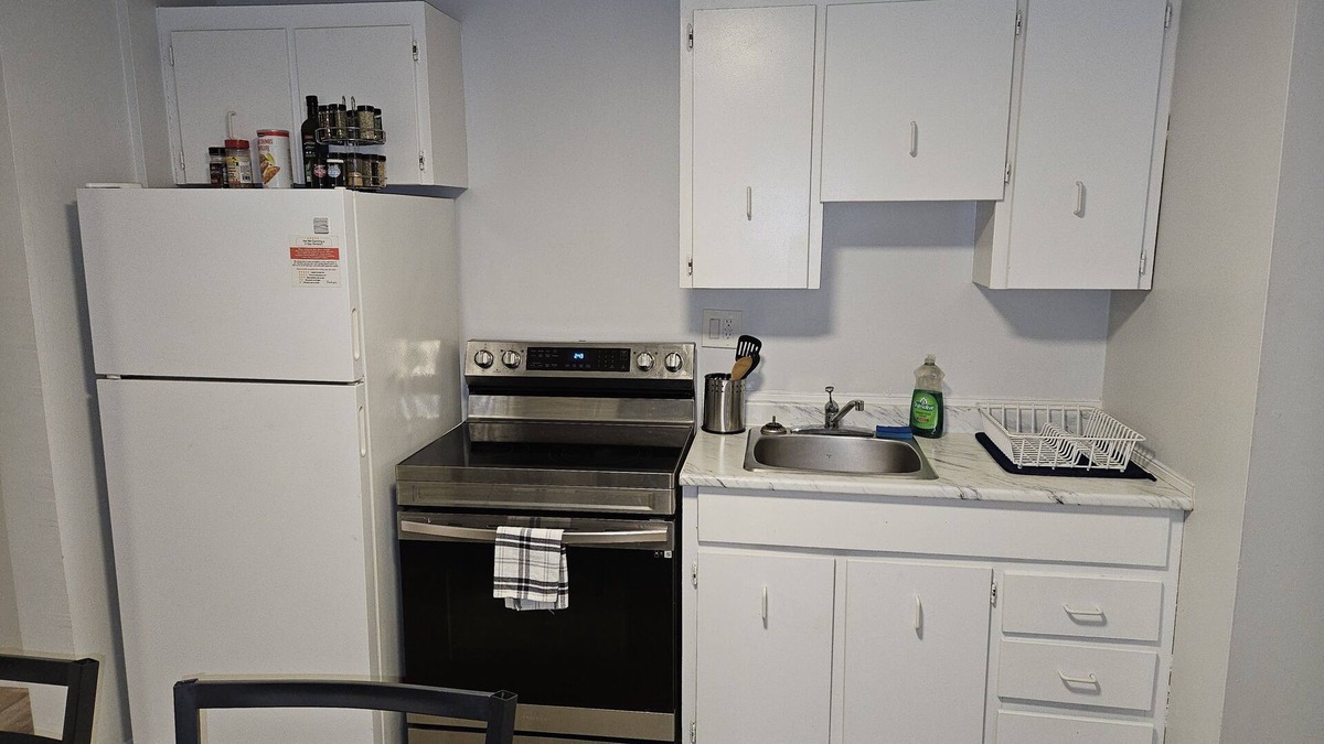 Sudbury Apartment | Cozy 1-bedroom apartment in lovely Greater Sudbury with WiFi, AC