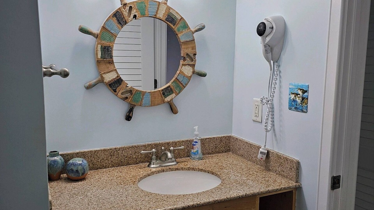 Hatteras Condo | Cozy 1-bedroom condo in Hatteras with AC, WiFi, pool, walk to restaurants