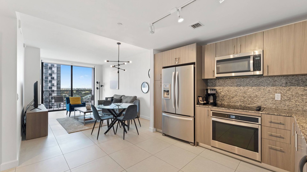 Doral Condo | Cozy 1-bedroom condo with WiFi, fitness room in enchanting Downtown Doral