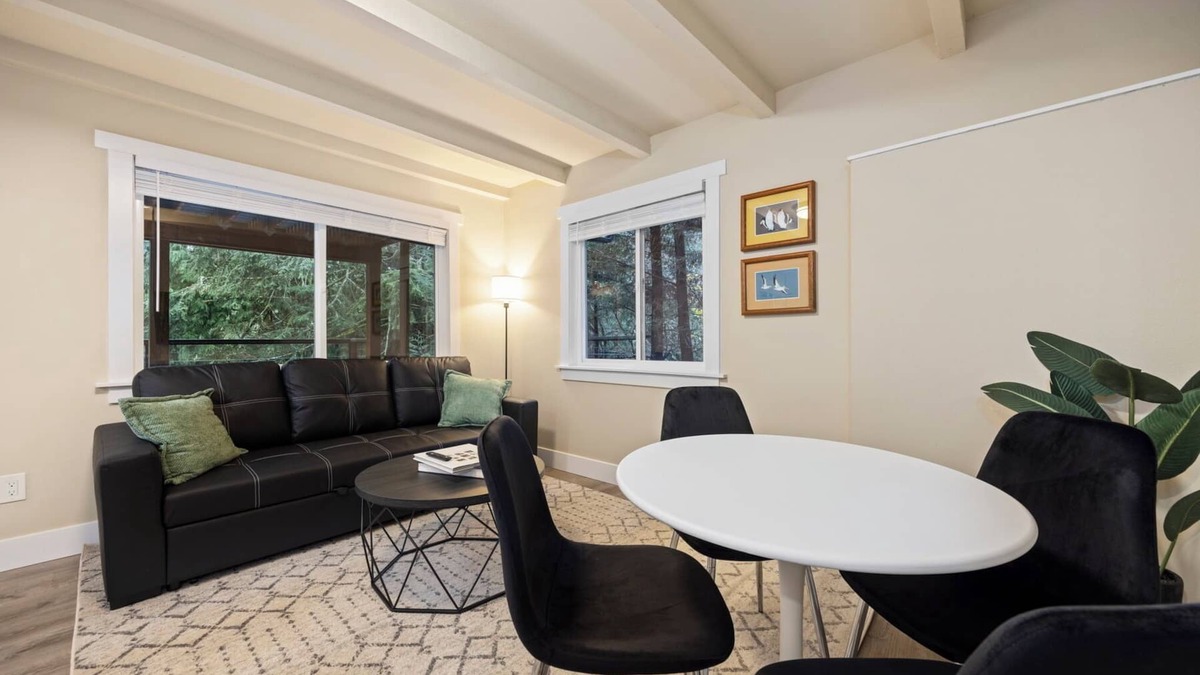 Sudden Valley House | Cozy 1-bedroom forest retreat in gorgeous Bellingham