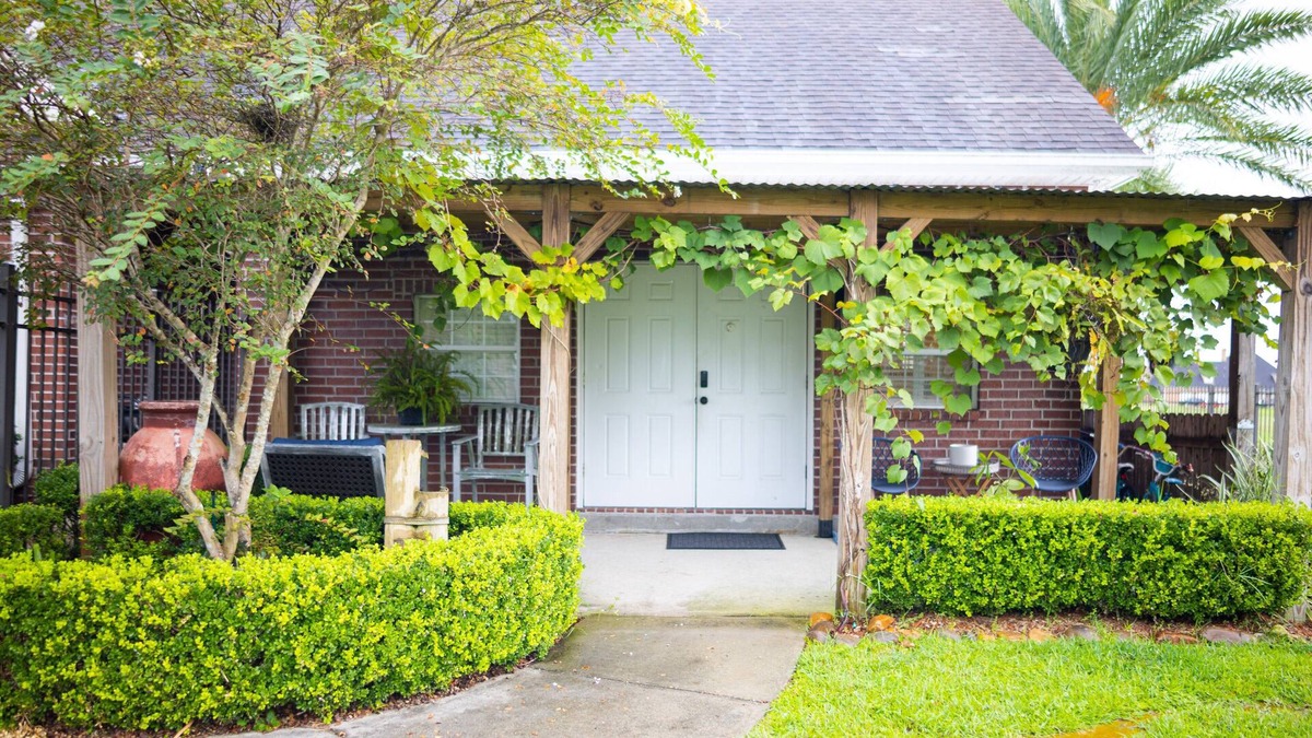 Harvey House | Cozy 1-bedroom guest suite in the safest subdivision! 15min from New Orleans