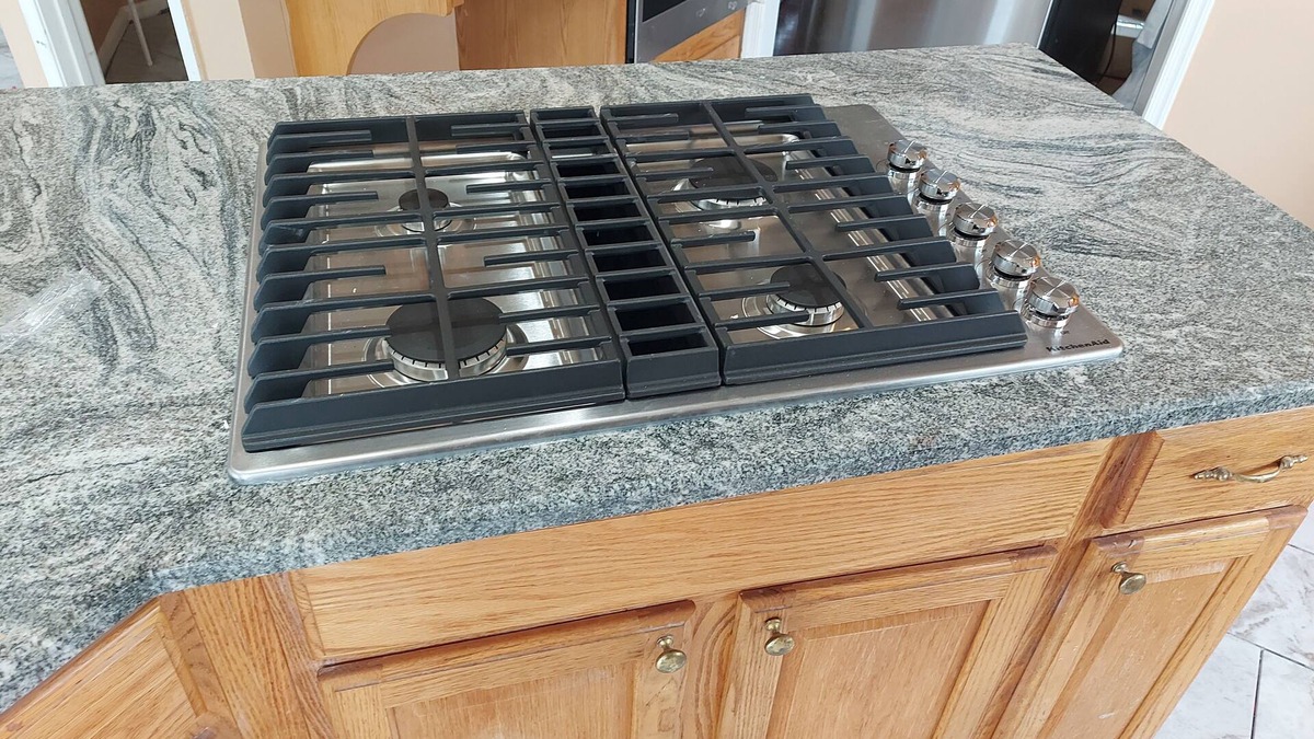 Bowie House | Cozy 1-bedroom house in wonderful Bowie with WiFi, fitness room, and close to DC