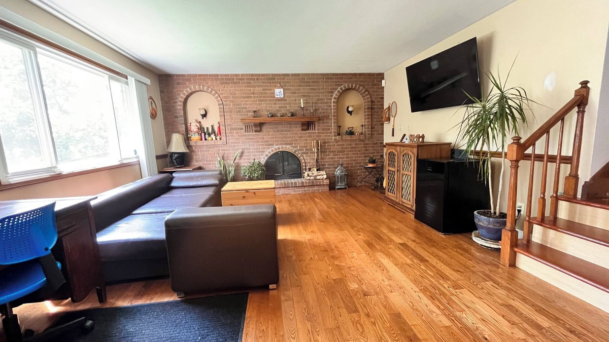St. Catharines House | Cozy 1-bedroom in house with WiFi, AC in enchanting St. Catharines