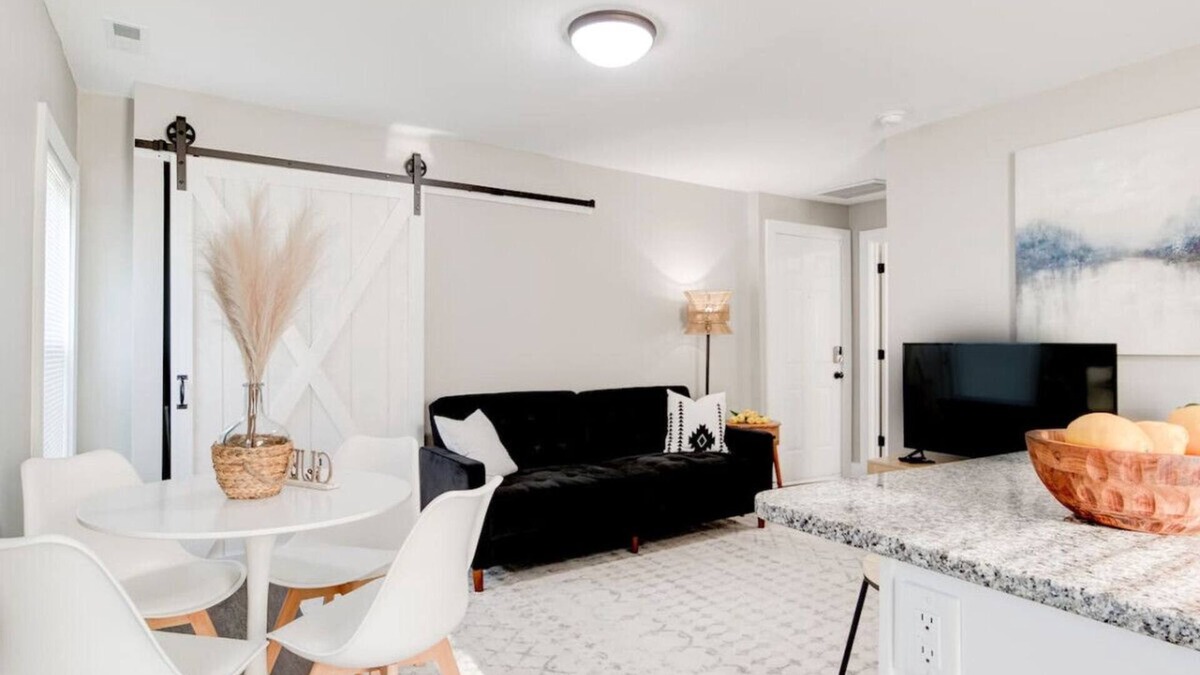 Columbus Apartment | Cozy 1-Bedroom Retreat ~ New Remodel, Fast Wi-Fi