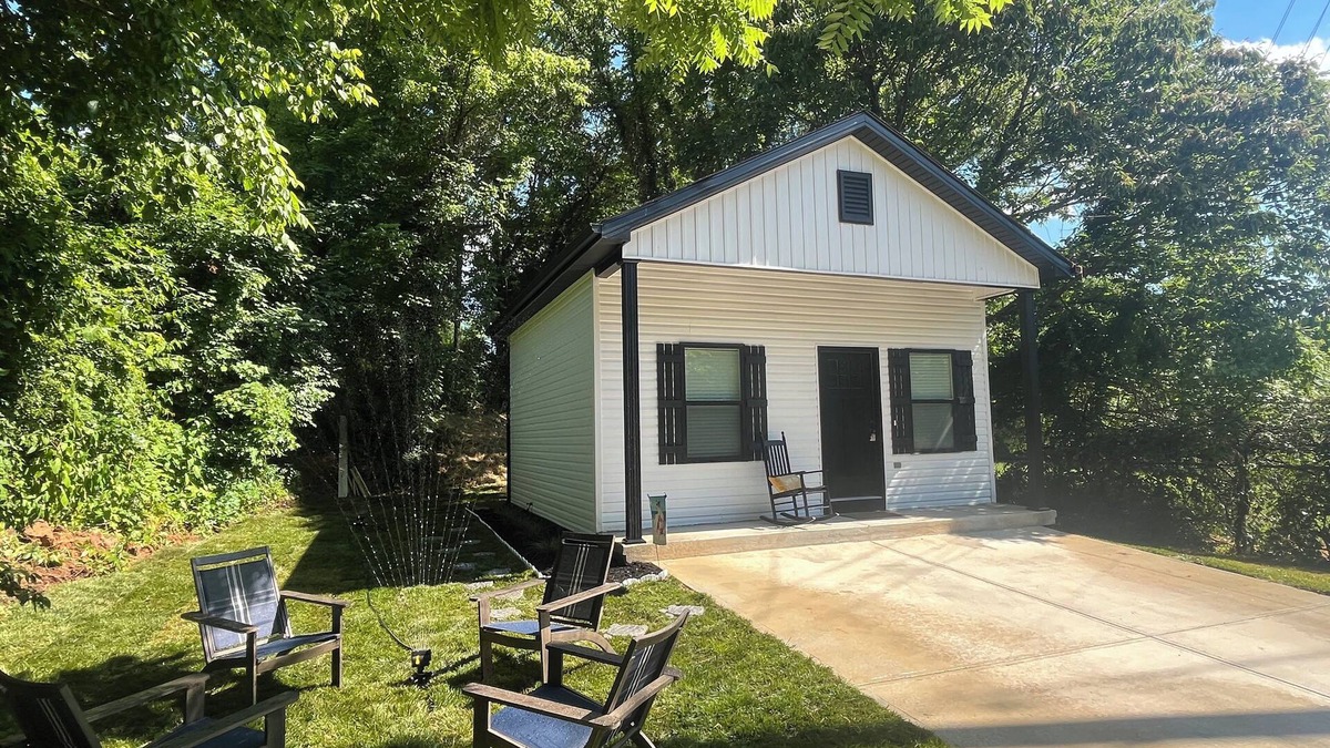 Somerset House | Cozy 1-bedroom Tiny House with WiFi, AC in beautiful Somerset