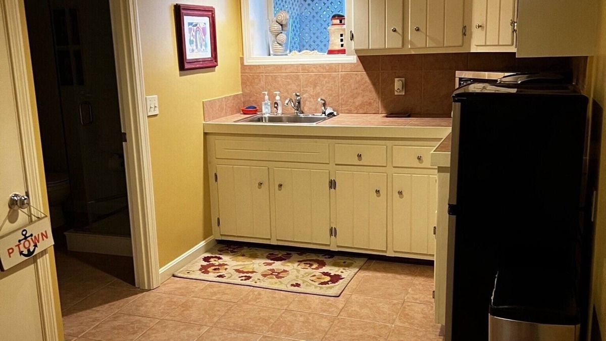 Andover Apartment | Cozy 1 bedroom unit in private home in residential neighborhood.