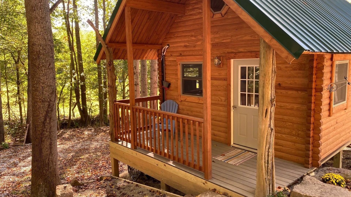 French Lick Cabin | Cozy 1 bedroom w/loft log cabin . 7 miles to French Lick, 15 to Patoka Lake!