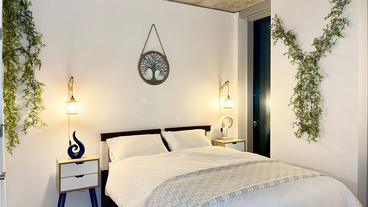 Buckman Neighborhood Apartment | Cozy 1-bedroom with AC, WiFi in lovely Portland