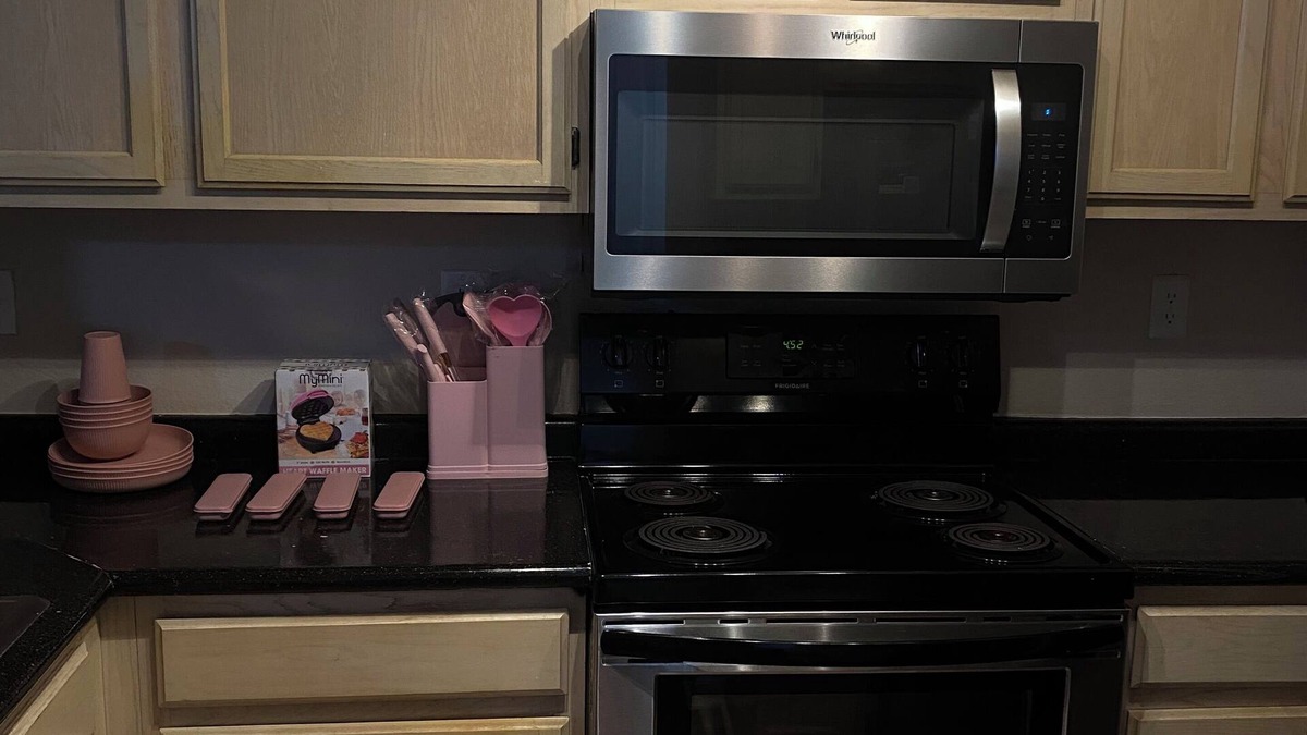 Tampa Palms Apartment | Cozy 1-bedroom with WiFi and fitness room in charming Tampa