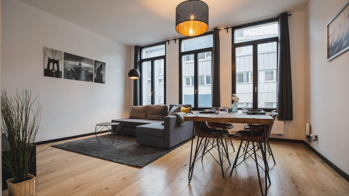 Antwerp Apartment | Cozy 1-BR Antwerp Gem + Free parking