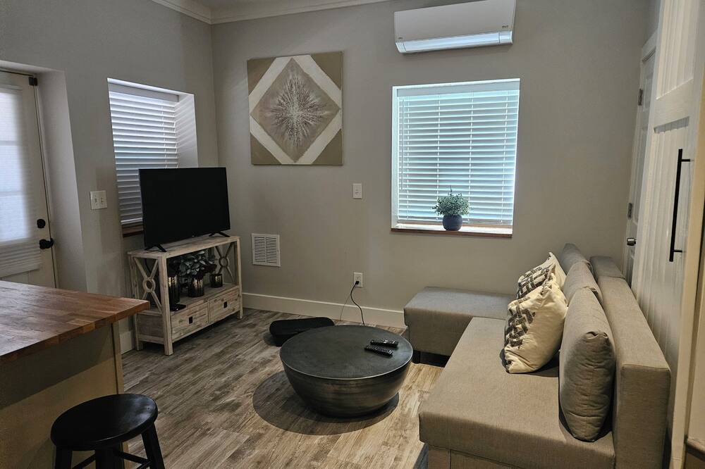 Fairfield Apartment | Cozy 1 br in-law apartment with a private entrance and patio in Fairfield
