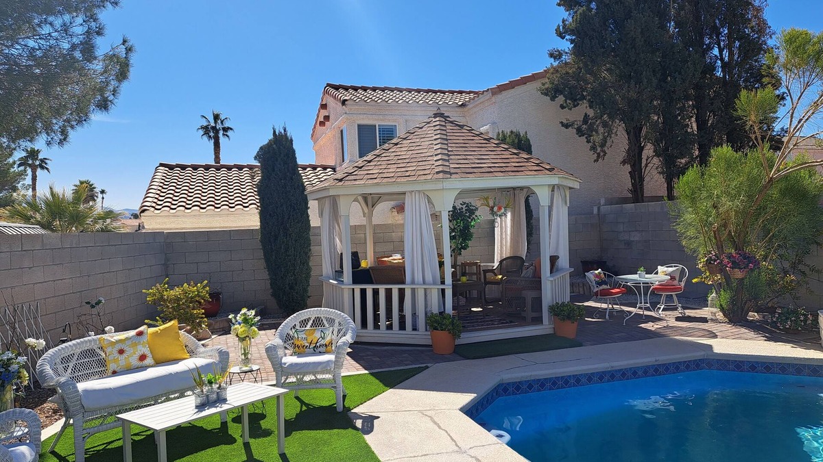 Green Valley North House | Cozy 1 master bedroom in a beautiful house w private pool in Las Vegas/Henderson