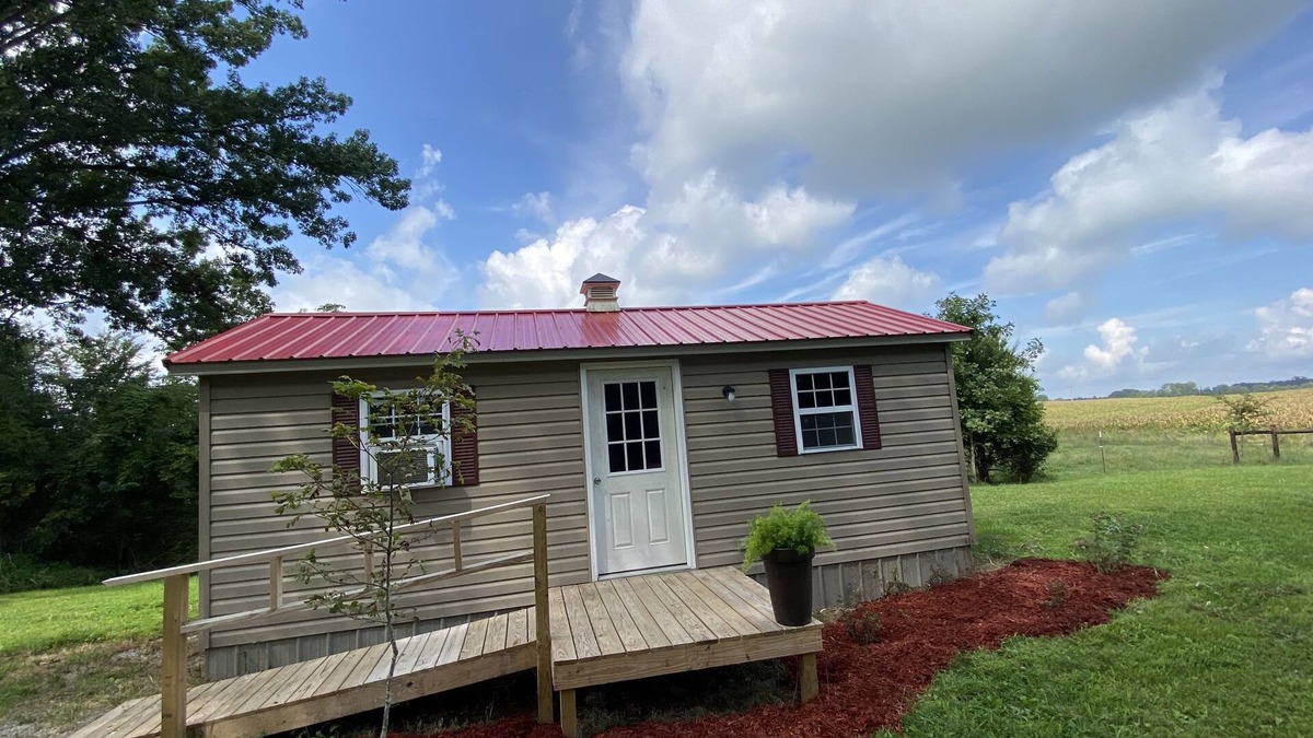 Sulphur Well Cottage | Cozy 12x24’ big charm small house on 350 acre grain beef farm near Mammoth Cave!