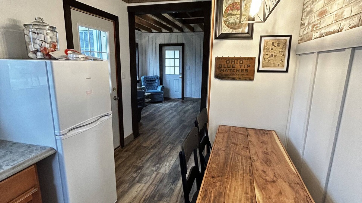 Curtice House | Cozy 1917 home with fun loft for kids.Close to birding & fishing.pets welcome
