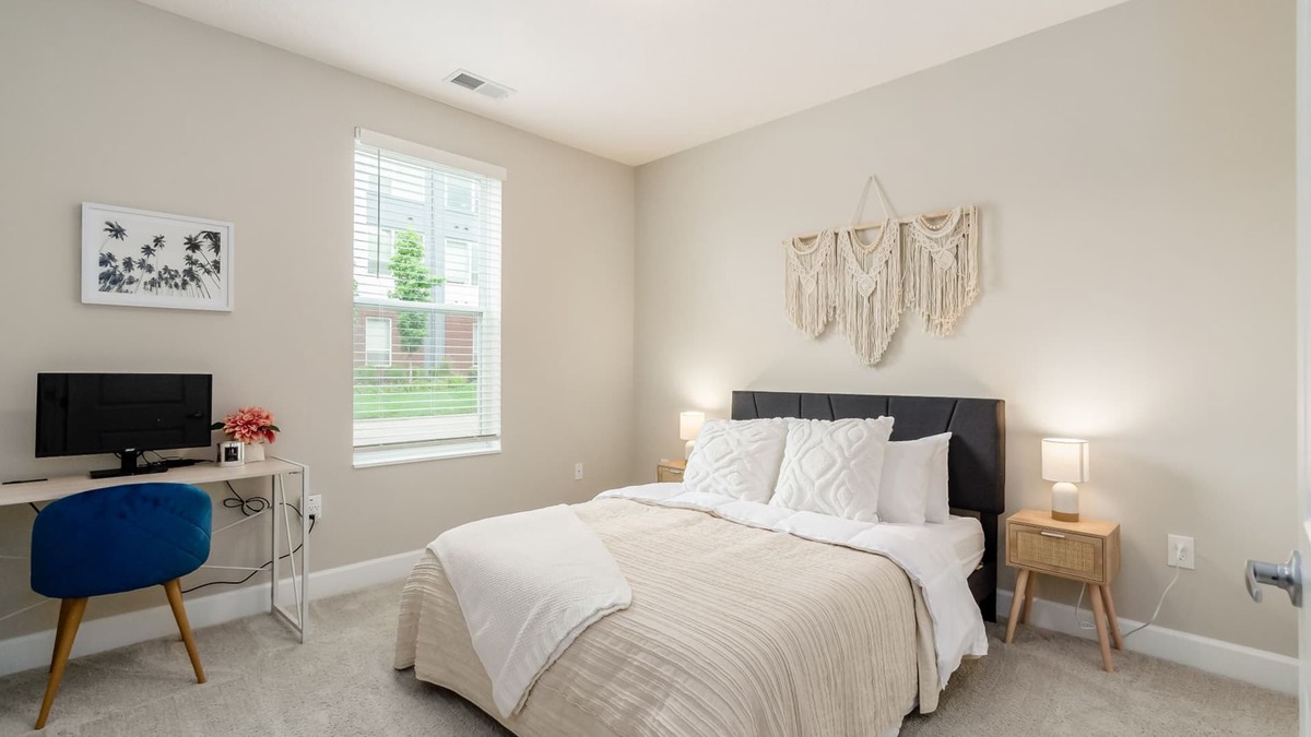 Victorian Village Apartment | Cozy 1bd Apartment near DT, Grant Medical Center, Riverside Methodist Hospital