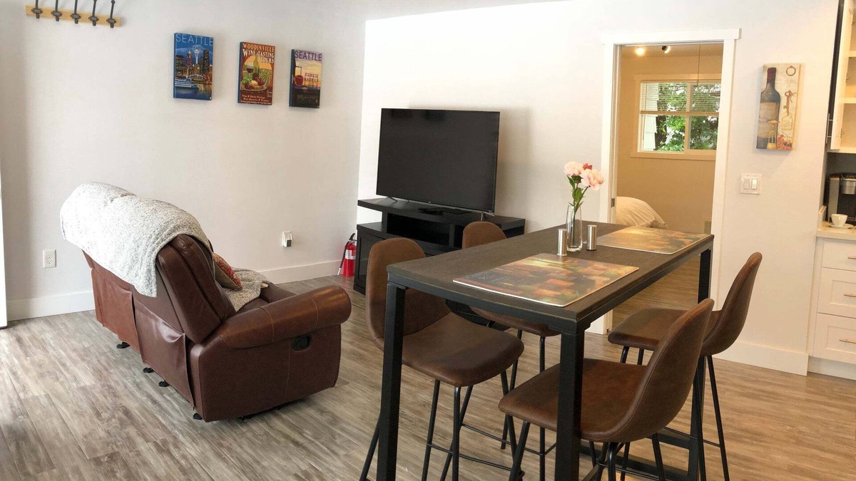 Bothell House | Cozy 1bd Duplex Unit - Downtown Bothell and UW Bothell