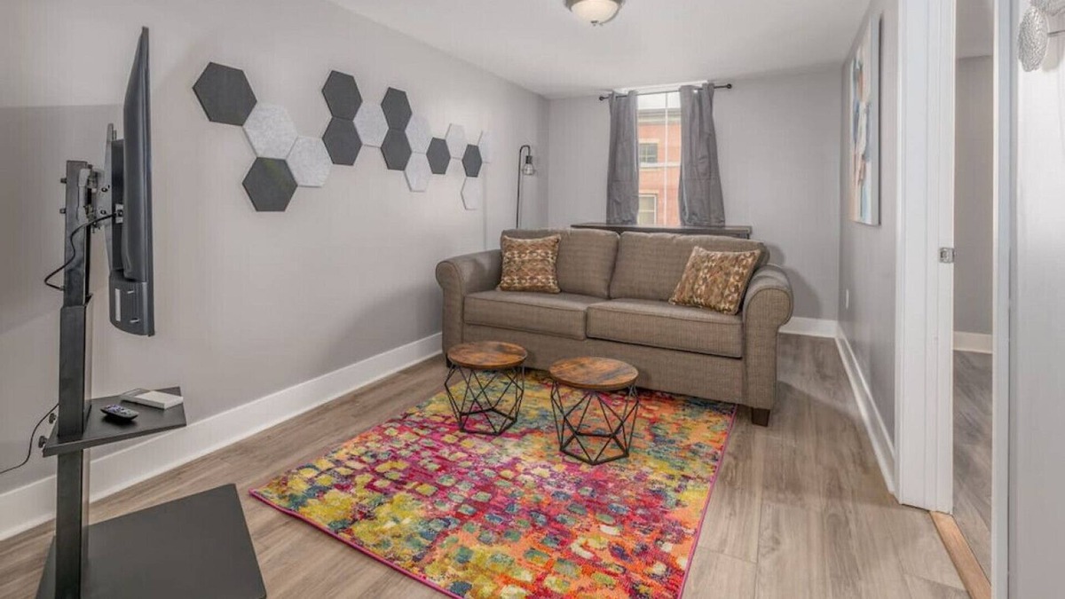 Augusta Apartment | COZY 1BR APT | PERFECT LOCATION | WALK EVERYWHERE