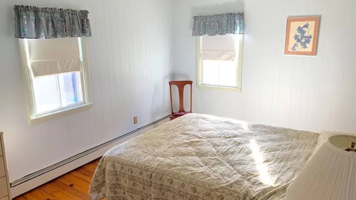 White Mills Apartment | Cozy 1BR apt walking distance to downtown Hawley, near Lake Wallenpaupack