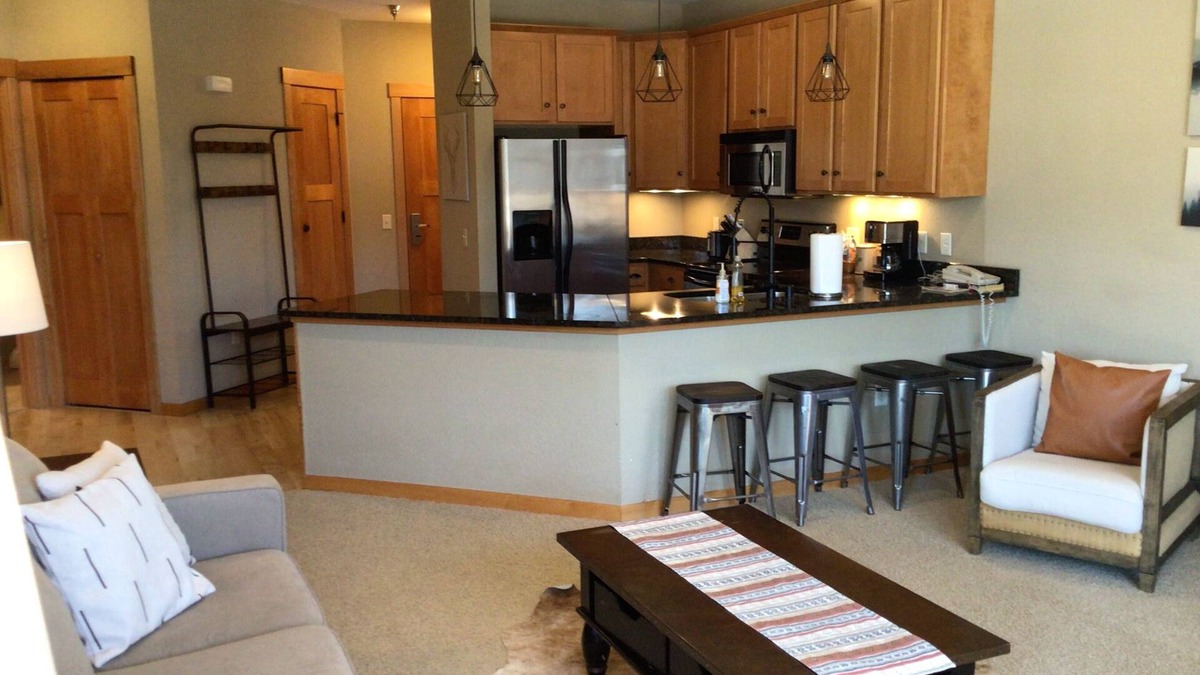 Three Lakes Condo | Cozy 1BR Condo at Northernaire – Lake Views & Northwoods Charm!
