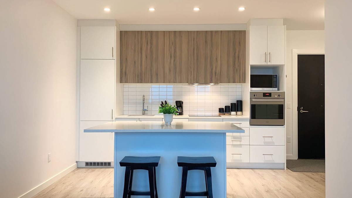 Waterloo Condo | Cozy 1BR Condo w/In-Suite Laundry, Gym, Free Parking and Full Kitchen