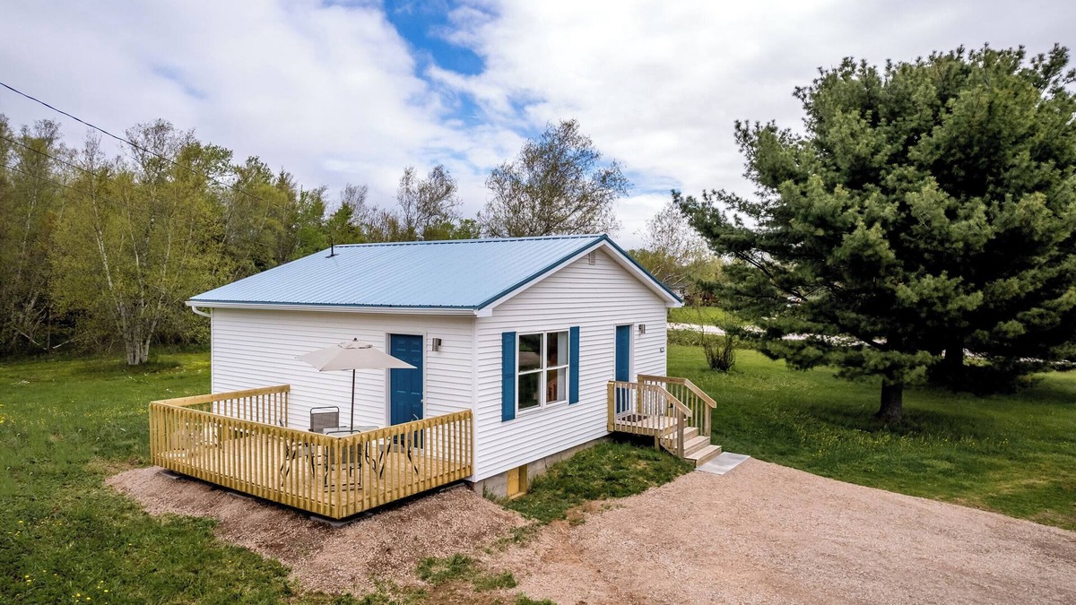 Annapolis Valley House | Cozy 1BR Home on 1 Acre | Furnished | All-Inclusive Monthly