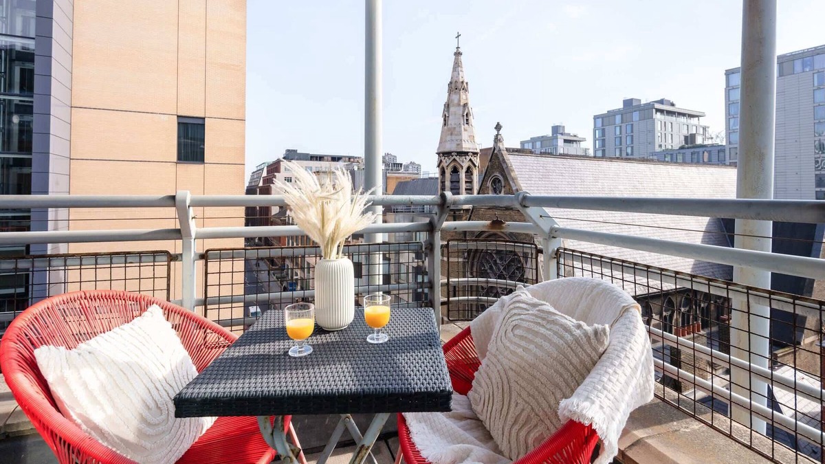 Tower Hill Apartment | Cozy 1BR Near Tower Bridge - St Paul's Cathedral