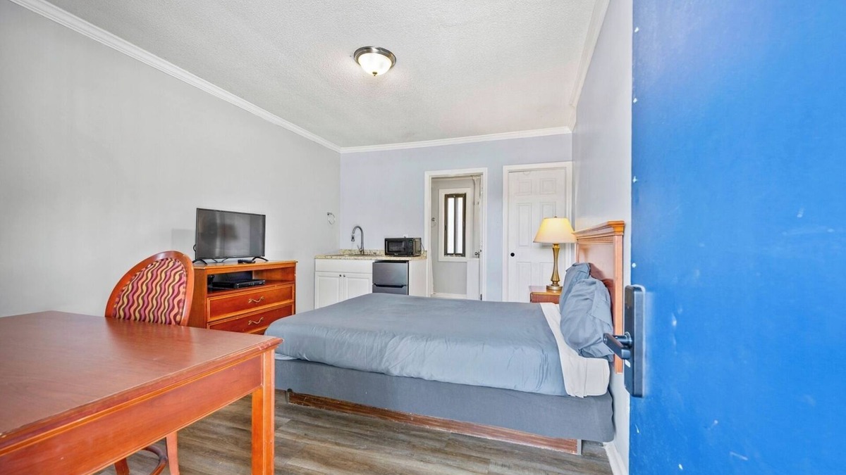 Riverview Apartment | Cozy 1BR Retreat in Brownstown – Relax and Unwind!