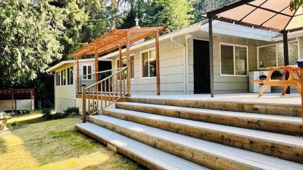 Bothell House | Cozy 1BR w/Garden Oasis and Free Parking