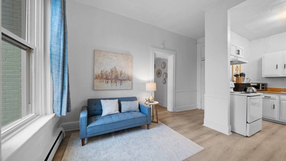 Mount Auburn Apartment | Cozy 1BR with Parking | Near UC, Zoo, Downtown