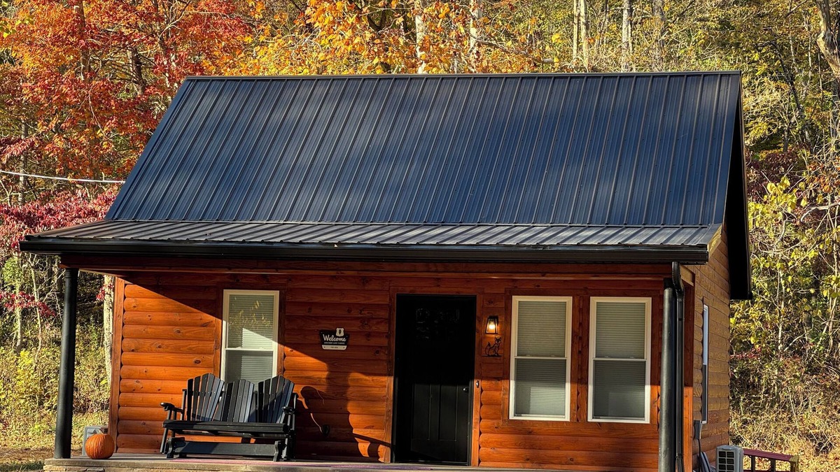 Argillite Cabin | Cozy 2-Bdrm Cabin Fox Den- near Greenbo Lake State Park
