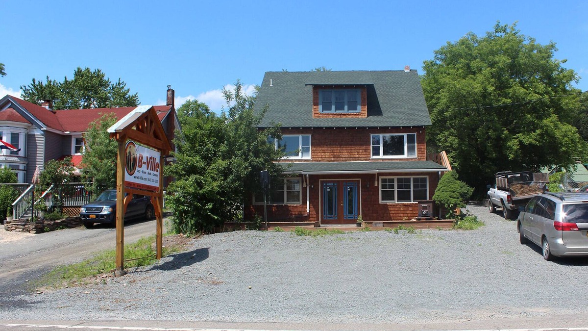 Barryville Apartment | Cozy 2 Bdrm In Heart Of Barryville! Raft, Hike On Scenic Byway Rte 97