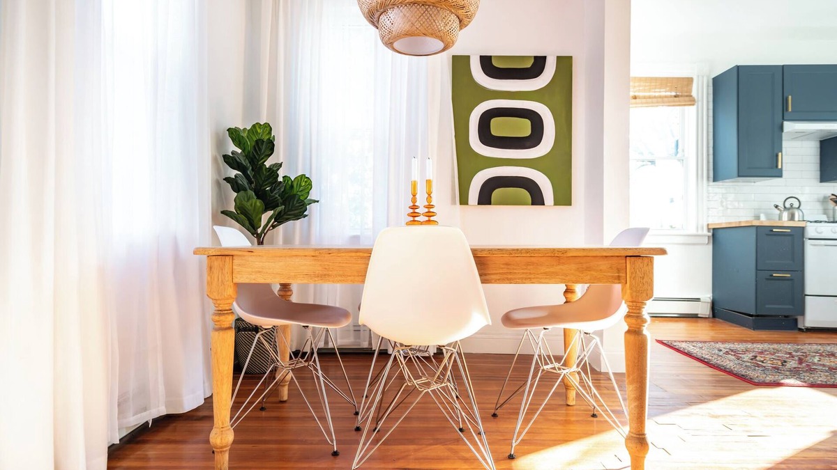 Newburgh Apartment | Cozy 2 bdrm Newburgh apartment with private parking