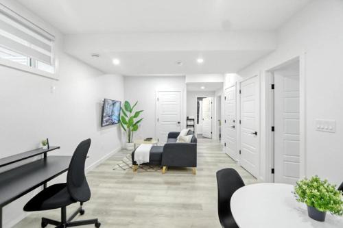Southwest Calgary Apartment | Cozy 2 bed Basement in SW Calgary Close to Banff, Spruce Meadows