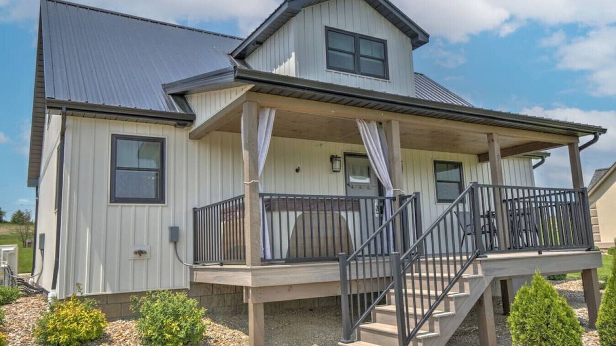 Millersburg Cottage | Cozy 2 Bed/Bath Cottage With Private Hot Tub