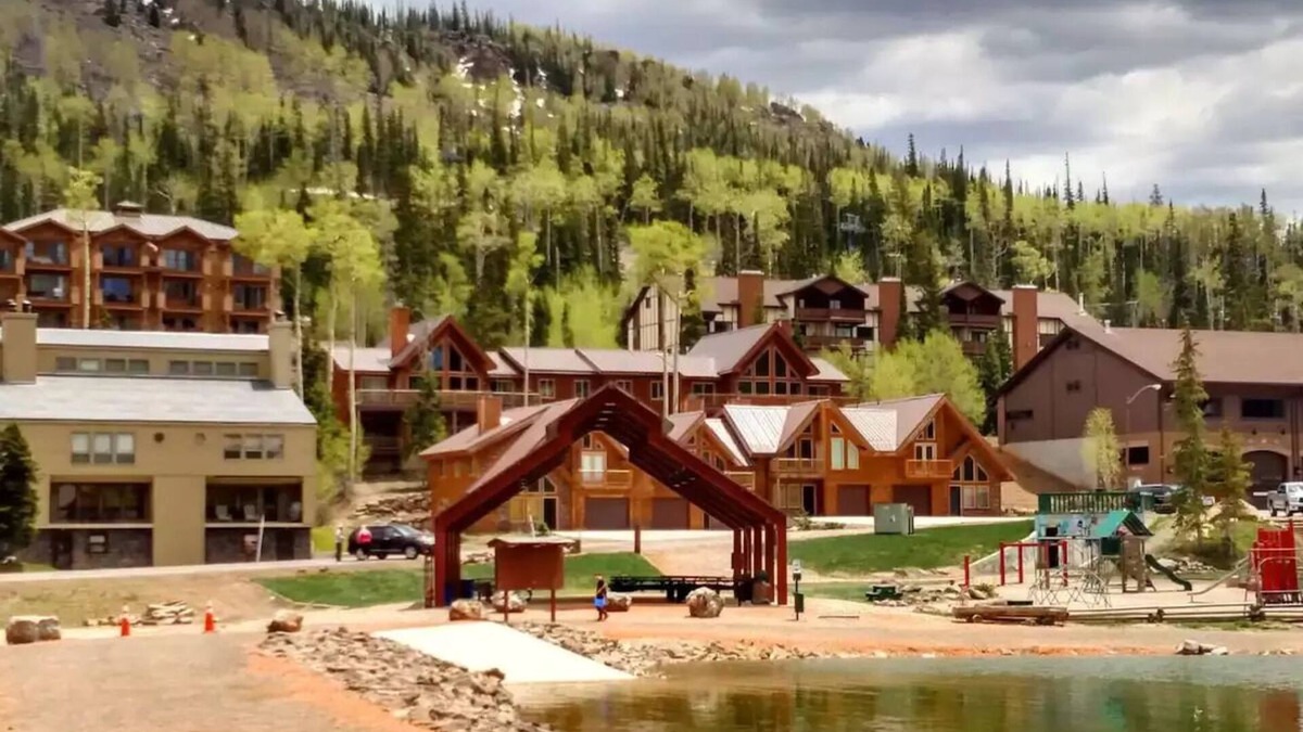 Brian Head Condo | Cozy 2-Bed Mountain Condo with Stunning Views & Private Patio