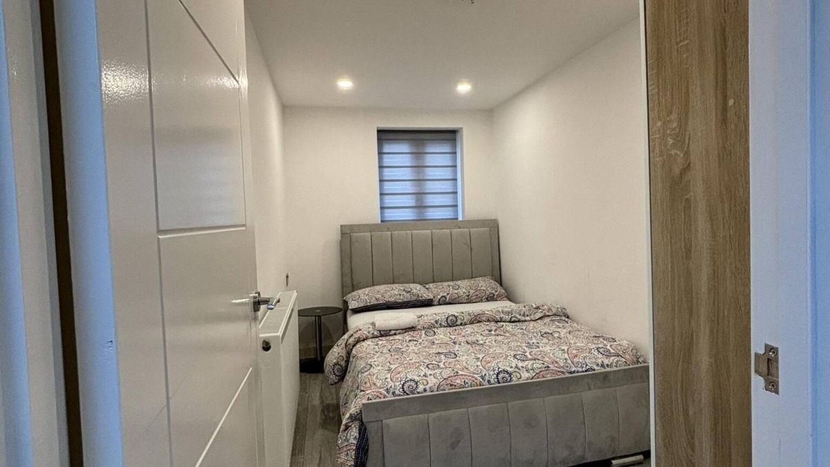 Lacey Green House | Cozy 2 Bed Property in High Wycombe Tn