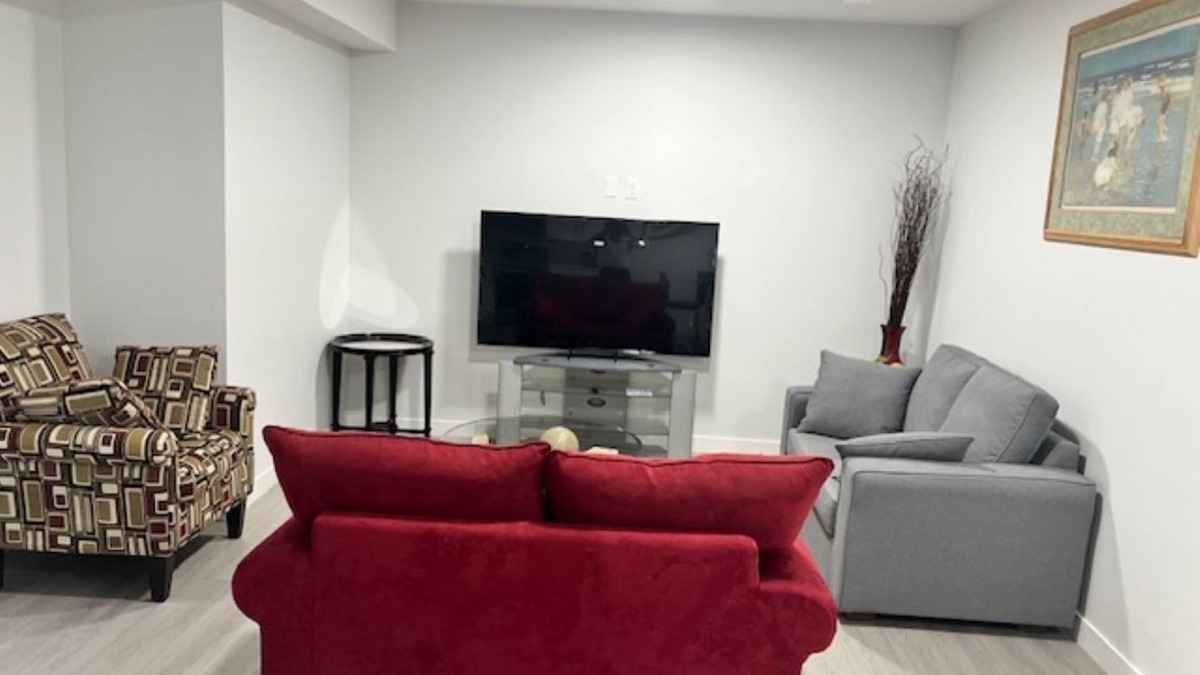 Division No. 11 House | Cozy 2-Bedroom Legal Suite - Fully Furnished & Convenient Location