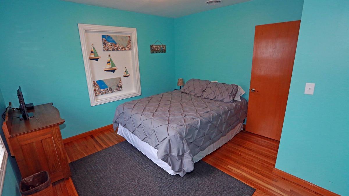 Celina House | Cozy 2 Bedroom, 1 Bath House With Walking Distance To The Lake