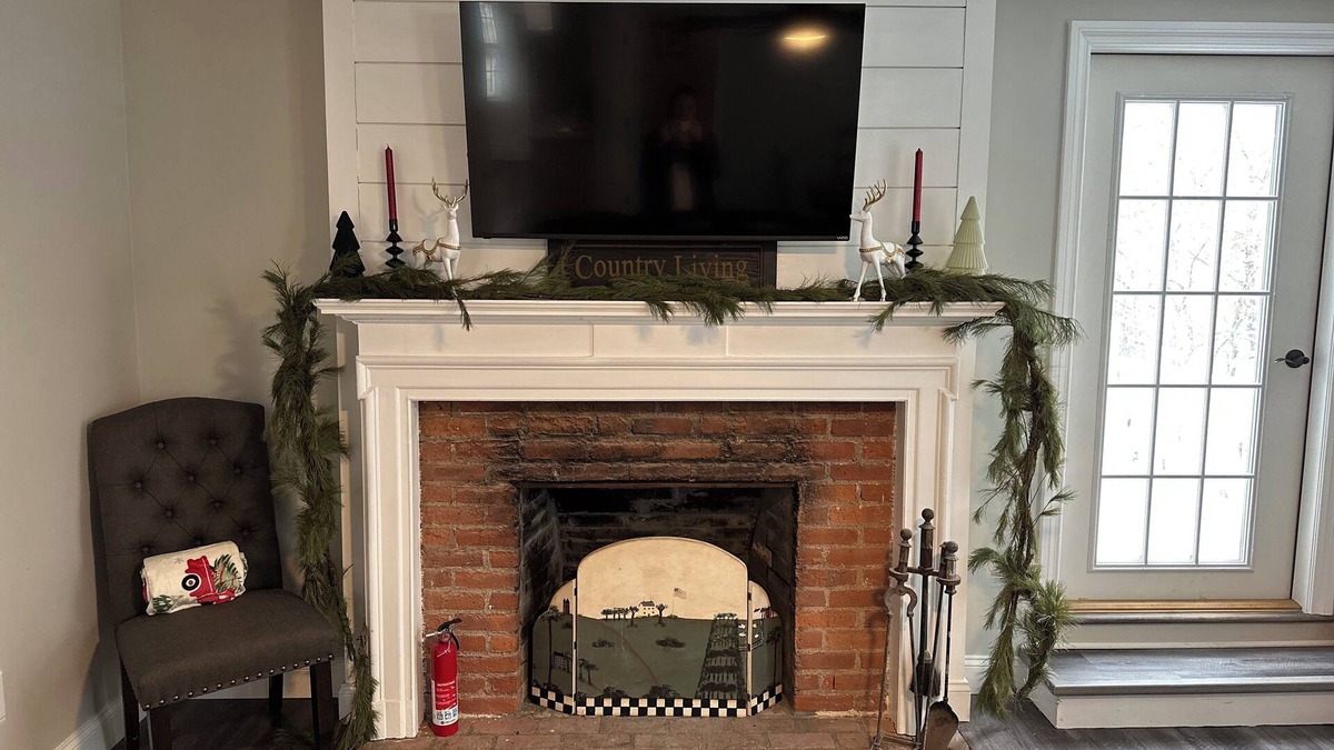 Greenwood Lake Apartment | Cozy 2-bedroom apartment in delightful Greenwood Lake with AC, WiFi