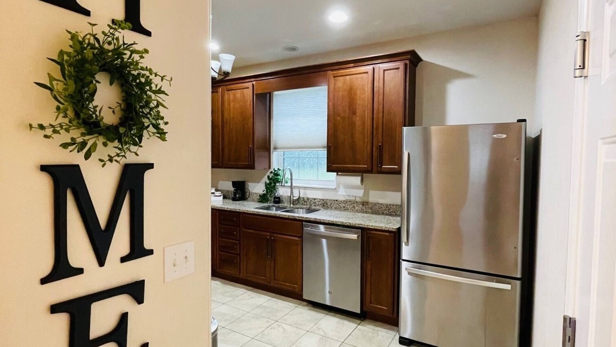 Zephyrhills West Apartment | Cozy 2-bedroom apartment in lovely Zephyrhills with WiFi, AC