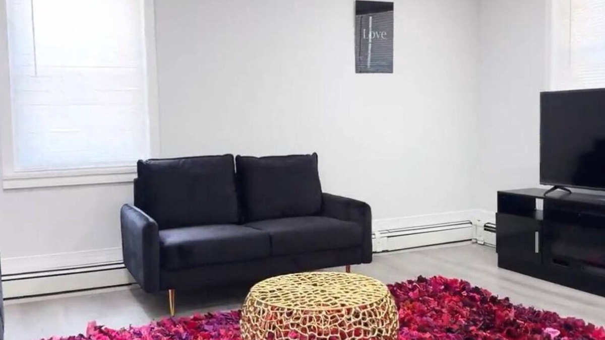 Lake Walker Apartment | Cozy 2-bedroom apartment in fantastic Baltimore with AC, WiFi