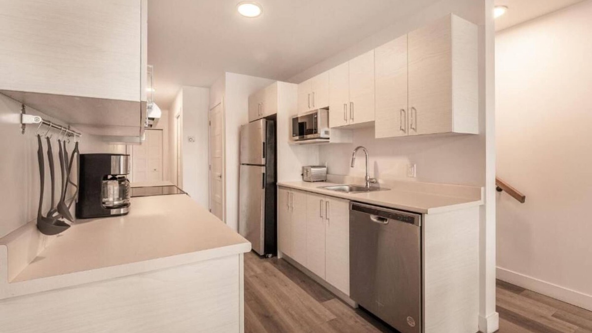 Longue-Pointe Apartment | Cozy 2 bedroom apartment on 2 floors