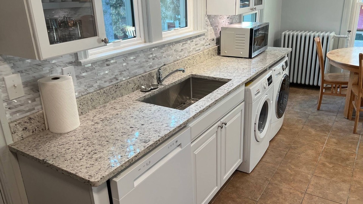 Carlisle Apartment | Cozy 2-bedroom apartment, 5 minute walk from colleges, restaurants and shopping