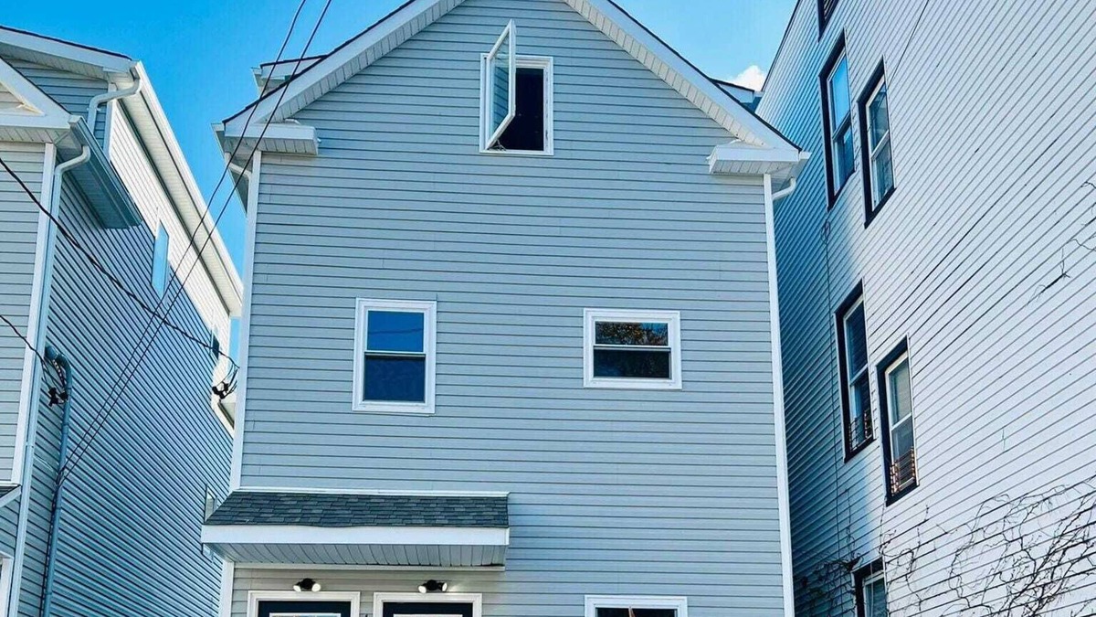 Newark Apartment | Cozy 2-bedroom apartment with WiFi, AC in Irvington