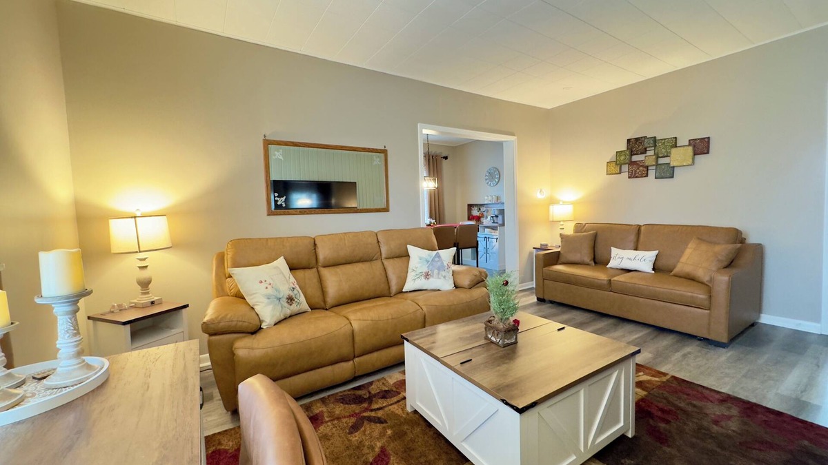 Bradley Apartment | Cozy 2-bedroom apartment in Bradley with AC, WiFi, free parking, streaming TV