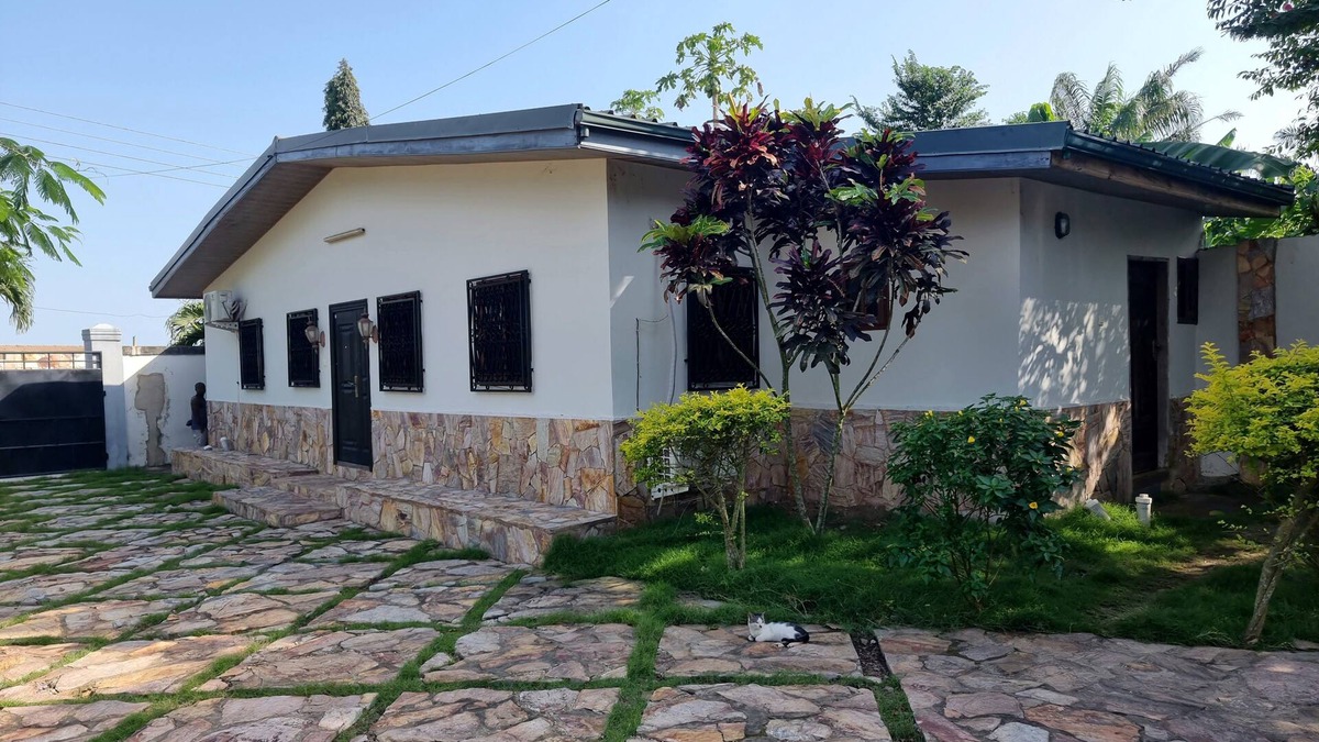Aburi Apartment | Cozy 2 bedroom apartment in the beautiful Aburi Mountains.