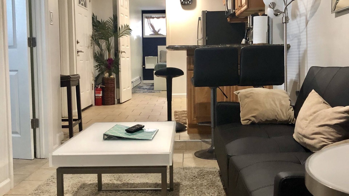 Bayonne Apartment | Cozy 2 Bedroom Apt, 20 Mins from NYC