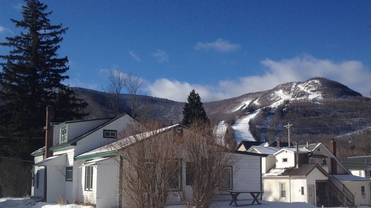 Hunter Apartment | Cozy 2 Bedroom Apt - Walk To Hunter Mountain In The Catskills