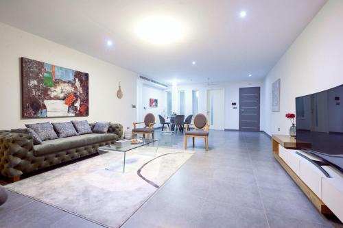 Accra Apartment | Cozy 2-Bedroom behind West Hills Mall