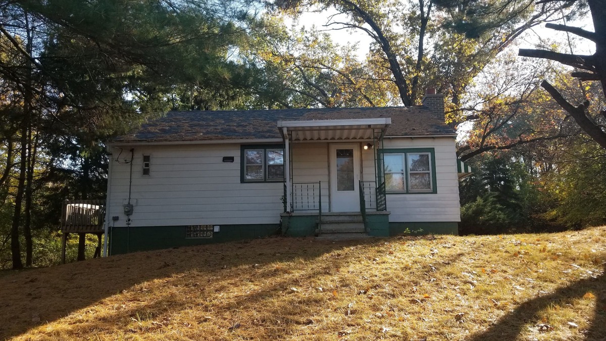 Grand Junction Cottage | Cozy 2 bedroom cottage with fireplace